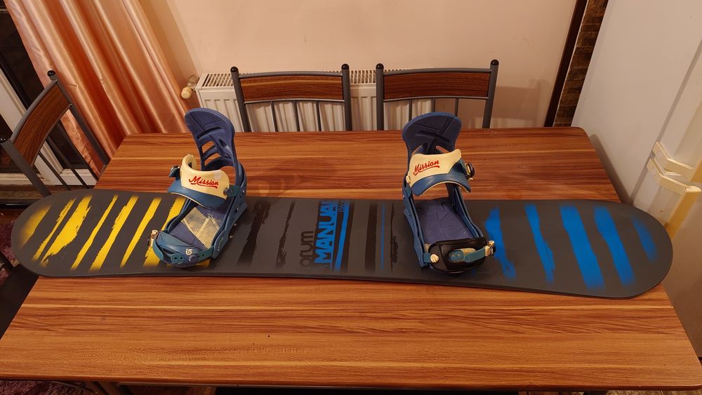 Placa Snowboard Forum Manual 156 cu legaturi Burton Mission M