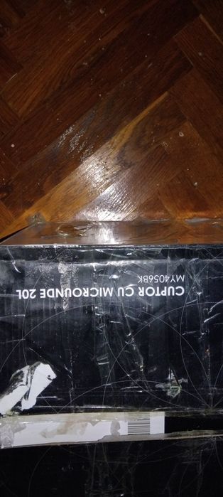 Vând microunde este aproape noua sa folosite o singura data