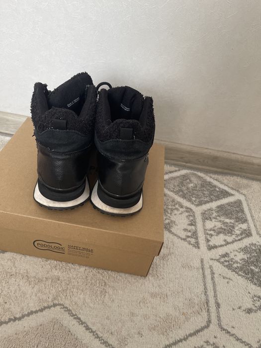 Продам женскую обувь