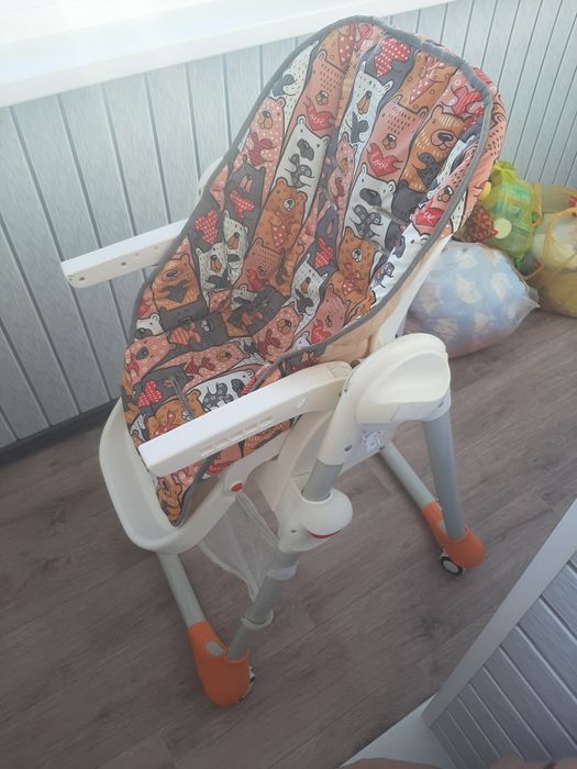 Продам стул для кормления.