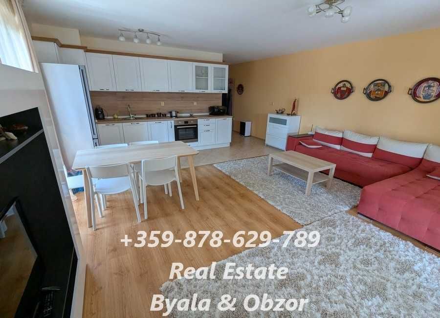 Просторен тристаен апартамент с голям двор-тераса в гр.Обзор