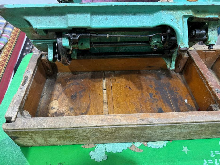 Продается швейная машина б/у