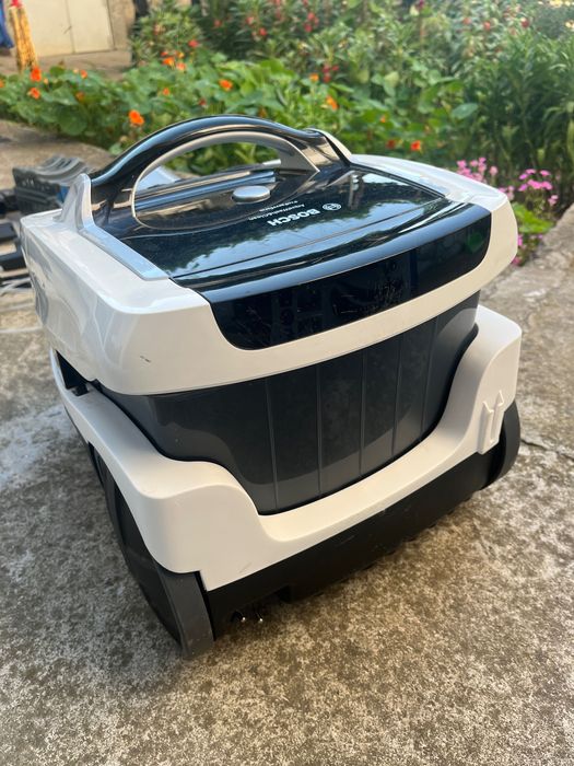 Перяща прахосмукачка Aqua Wash Bosch Series 4