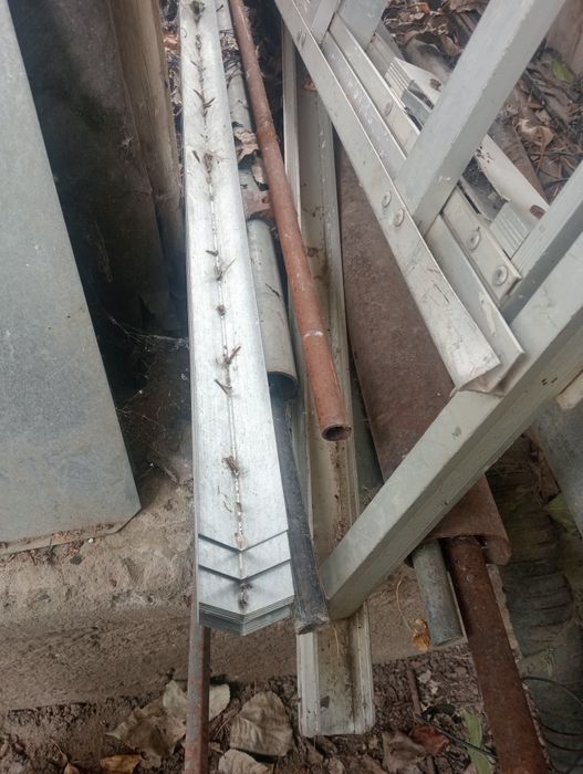 Уголок из профлиста