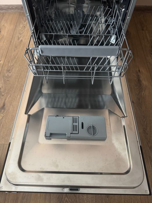 Съдомиялна машина Whirlpool ADG 201