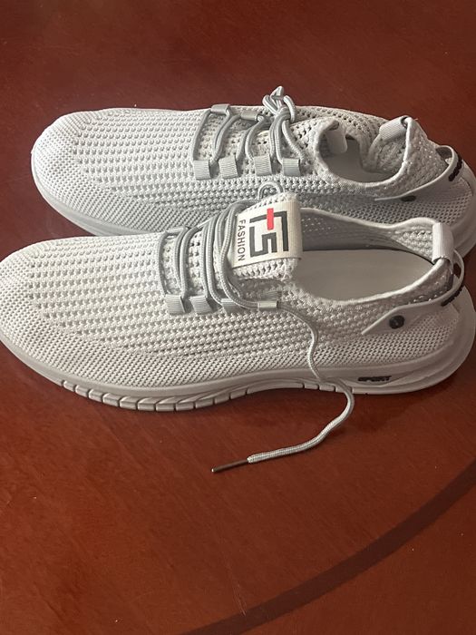 Продам кросовки дыщащие