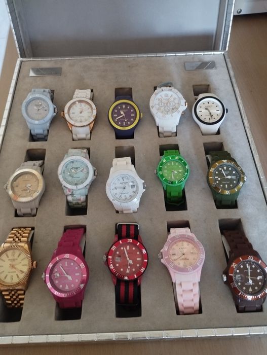 Ceasuri rezistente la apă ( 5bar)