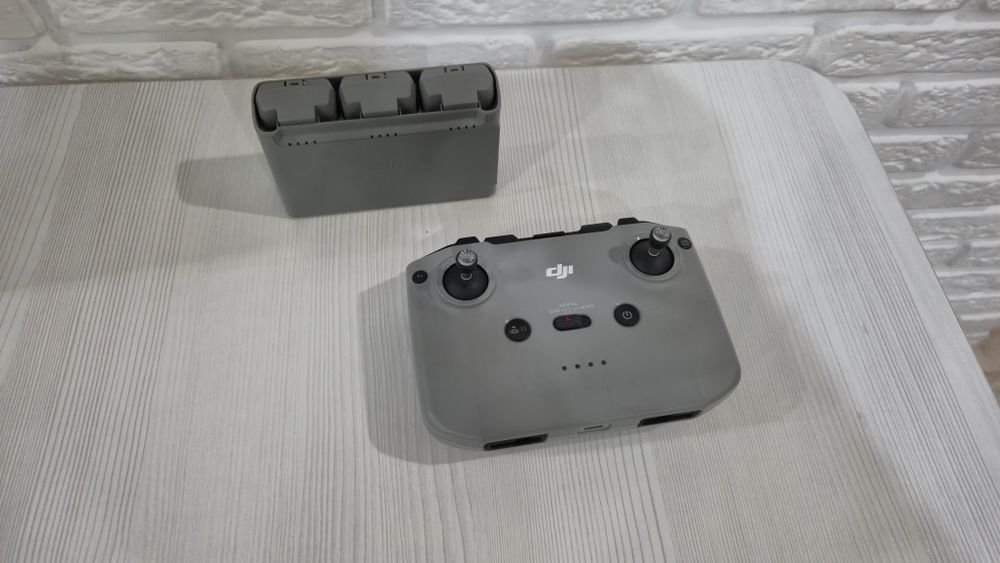 Продам дрон DJI mini 2 fly more combo