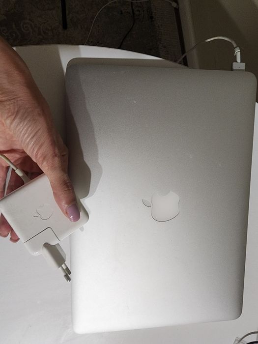 MacBook air 13 +Apple 7 256gb