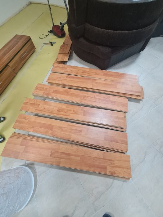 vand parchet laminat de 8mm stejar natur