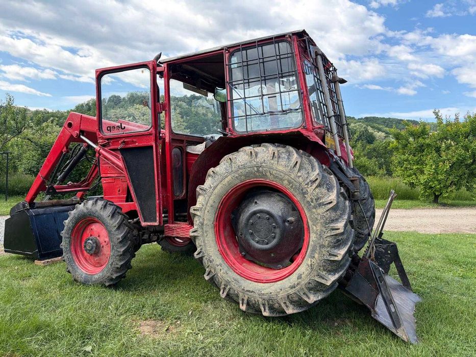 TRACTOR U445DTC + încărcător frontal + troliu