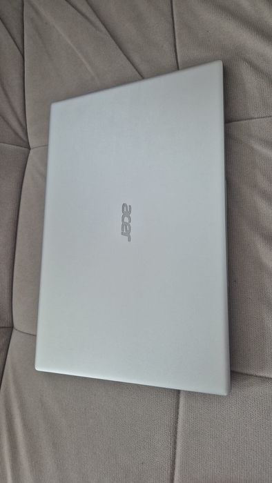 Vând laptop Acer Swift 3