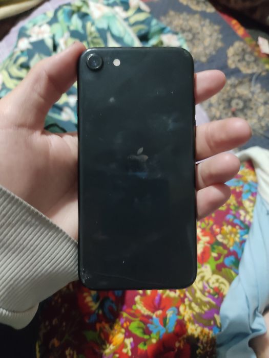iPhone se 2020  64/74
