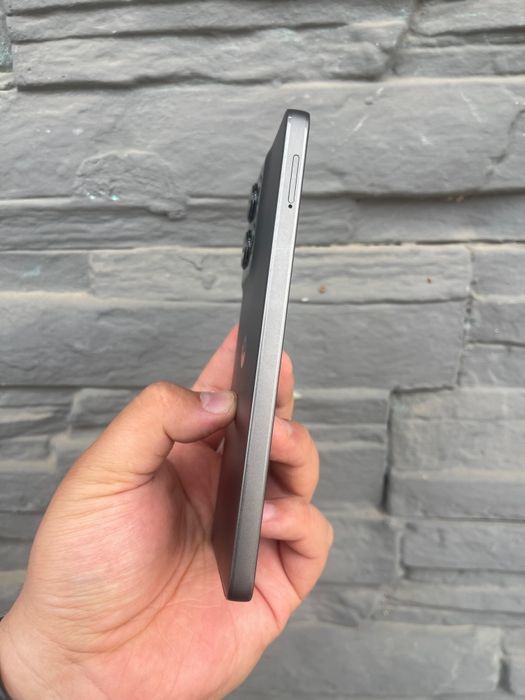 Moto g75  5G (256/8+8qiq)