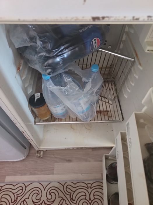 Продам старый холодильник Бирюса