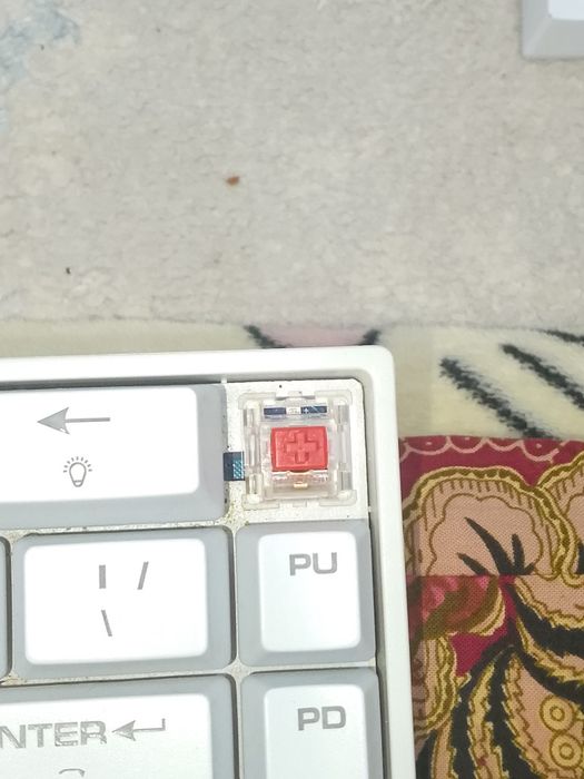 2E gaming keyboard kg370