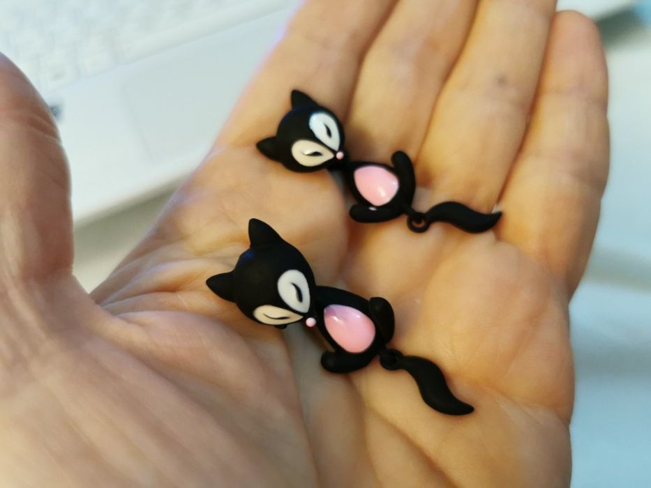 ОРИГИНАЛНИ БИЖУТА всяко е с различна цена: обеци SWAROVSKI зелен камък