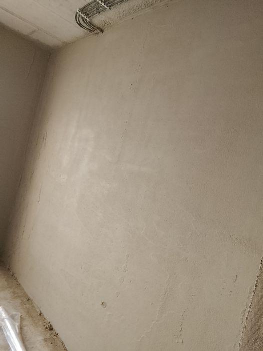 Executam tencuiala mecanizata sau finisaje complete