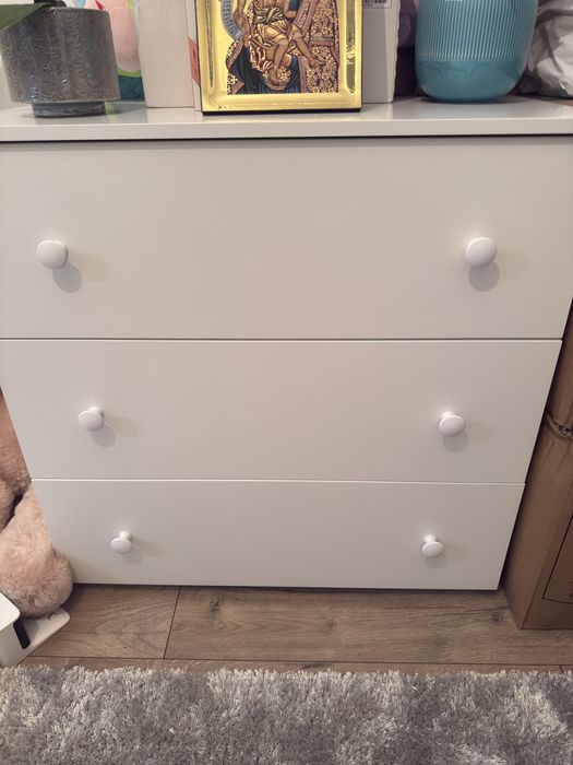 Patut bebe70x140 cu saltea inclusa plus dulap cu 3 setare