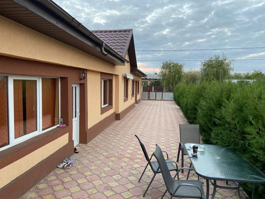 Vând proprietate în comuna Maicanesti