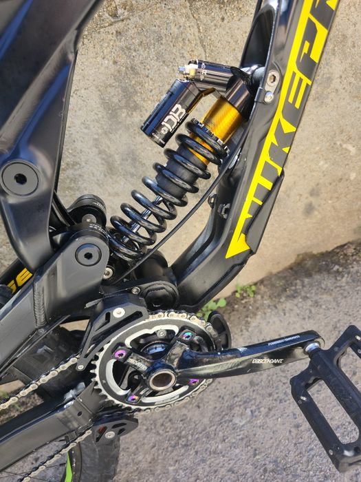 Nukeproof Pulse 27.5 Downhill висок клас Marzocchi вилка, Cane Creek Shox, 1x11 Zee Shimano