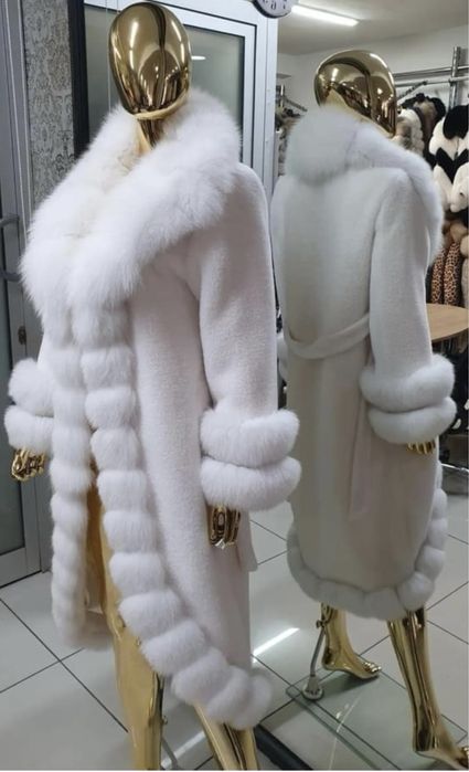 Palton din blana Alcantara cu blana de vulpe polara la 1399 lei