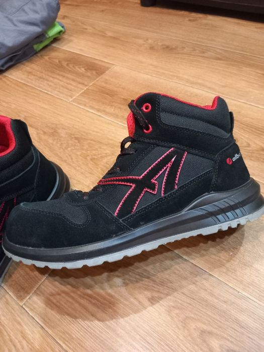 Защитни работни обувки