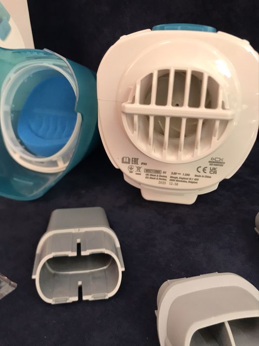 Ръчна прахосмукачка Black & Decker WET & DRY