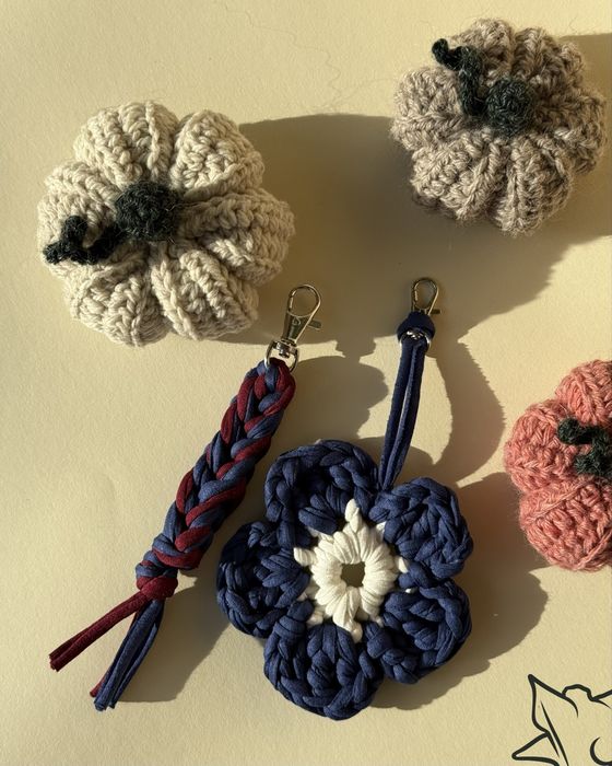 Handmade плетени ключодържатели и чармове