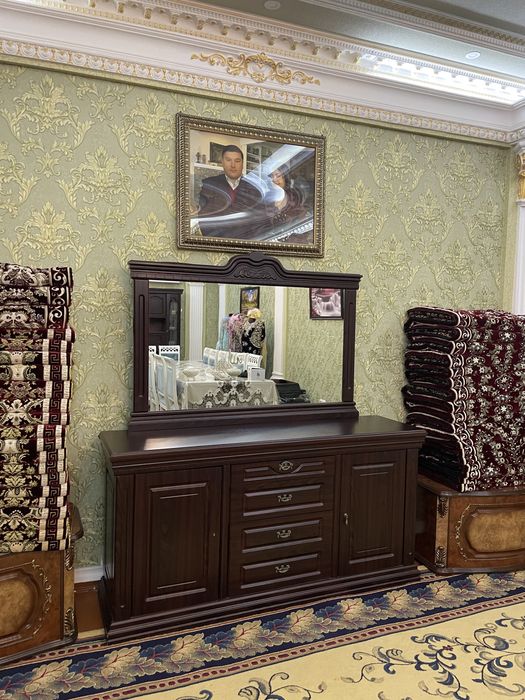 Продается стенка и комод