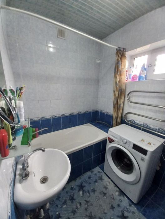 Продается 4/1/4 квартира Геофизика