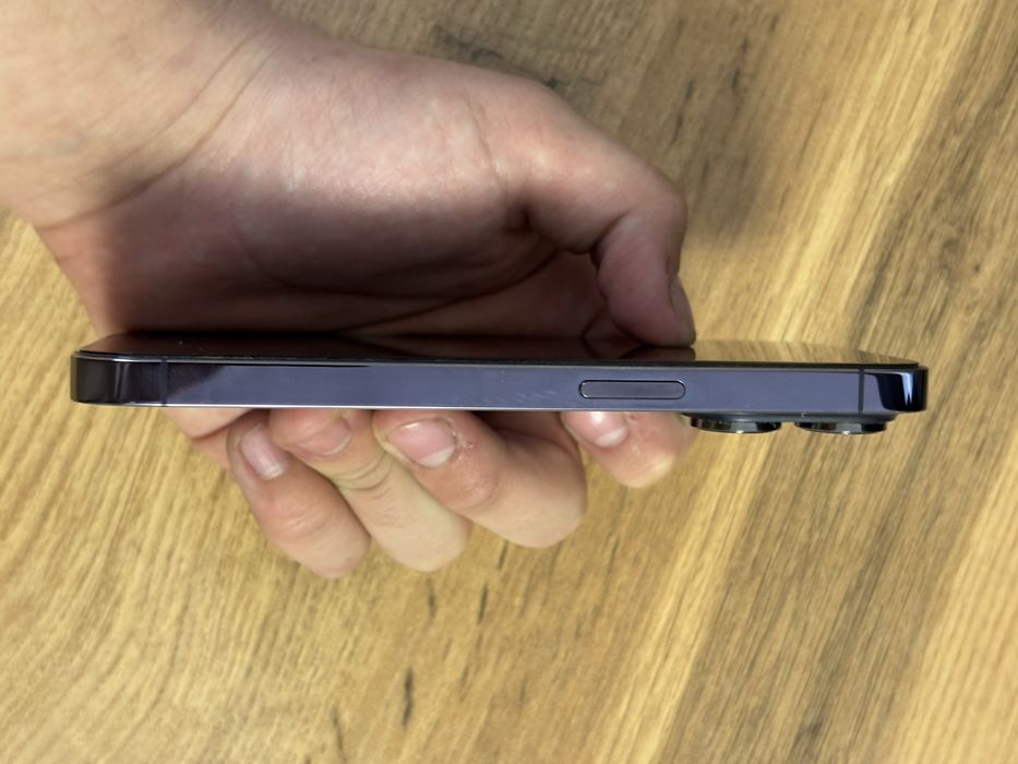 Продам Айфон 14 про