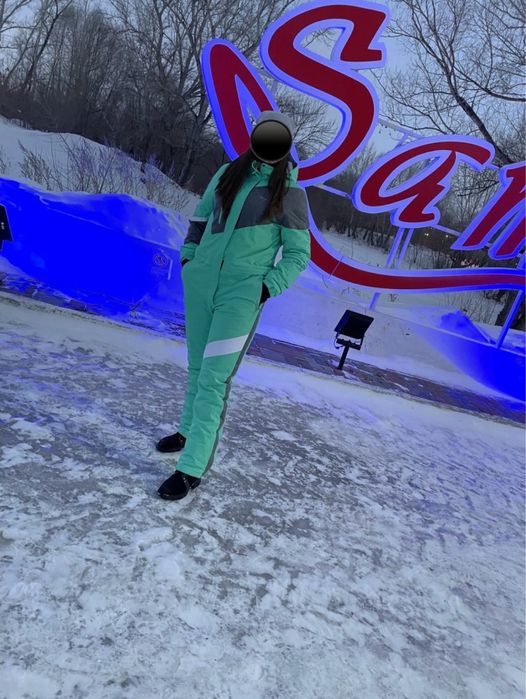 Горнолыжный комбинезон