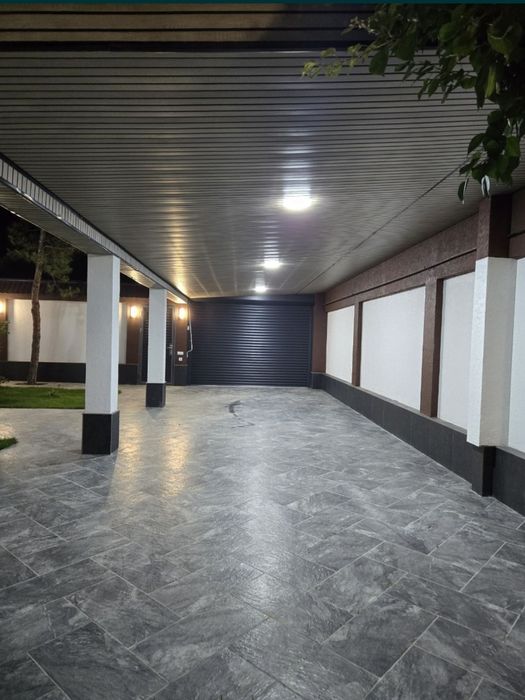 Продается свой новый дом-дача с зимним и летним бассейнами