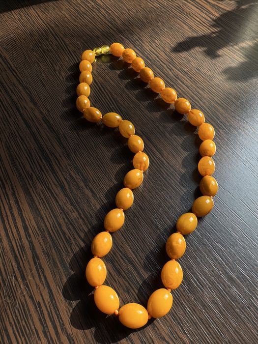 Натуральный медовый янтарь