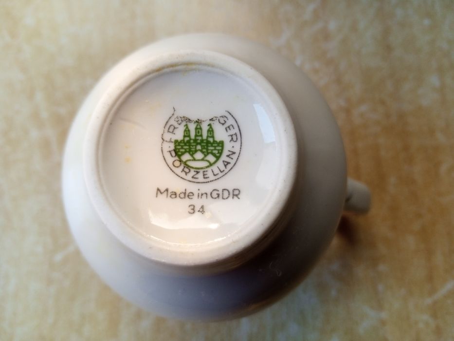 Продается кофейник и молочник производство Германия