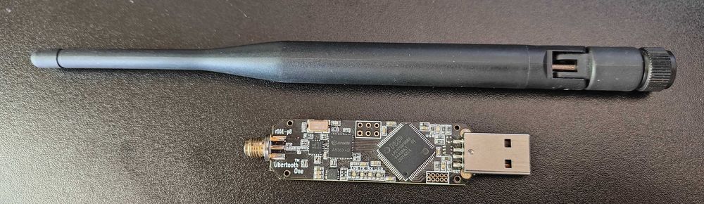 Ubertooth One - Placa de dezvoltare/analiza Bluetooth