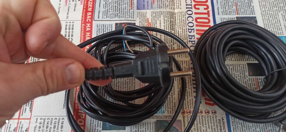 Продам шнуры от пылисоса. дли 6 метров и 7 метров.