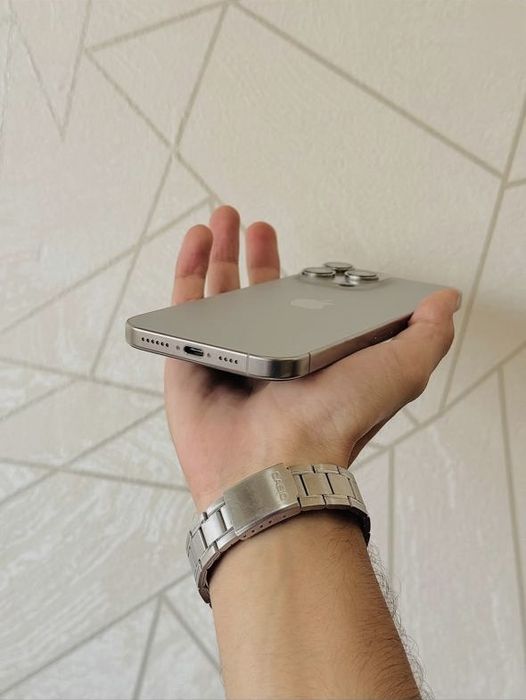 Продам iPhone 16 pro max 256гб