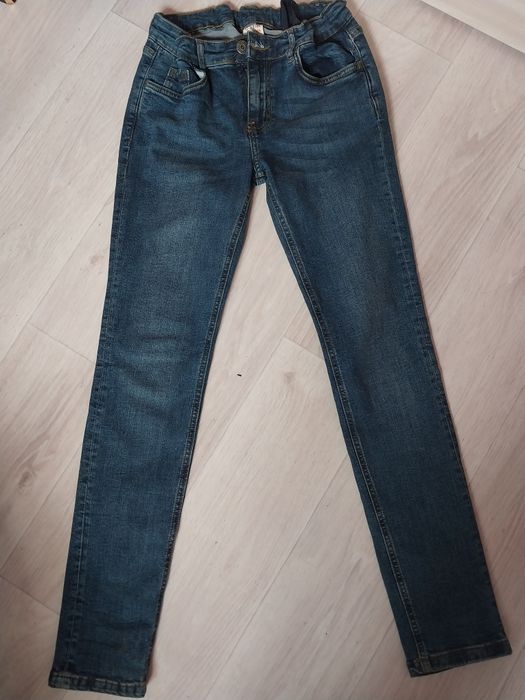 Продам  джинсы на мальчика, р.164