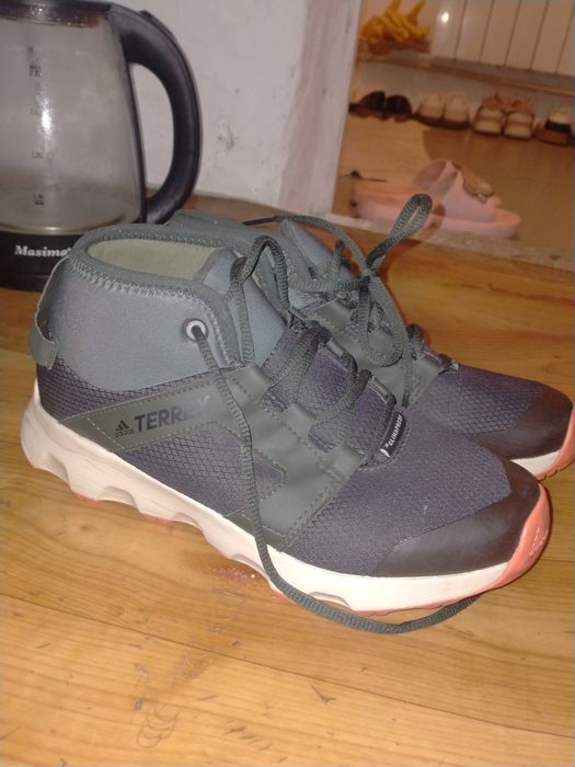 Аяқ киім, ботинка сатылады