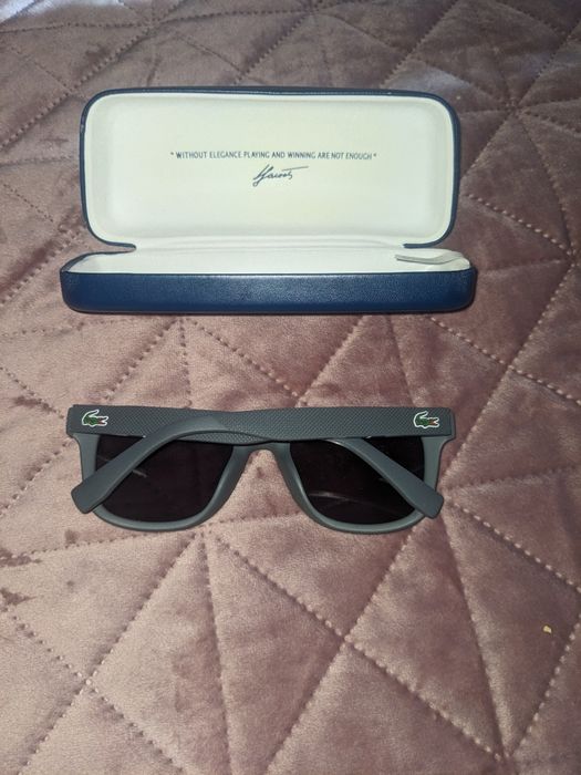 Унисекс квадратни слънчеви очила Lacoste