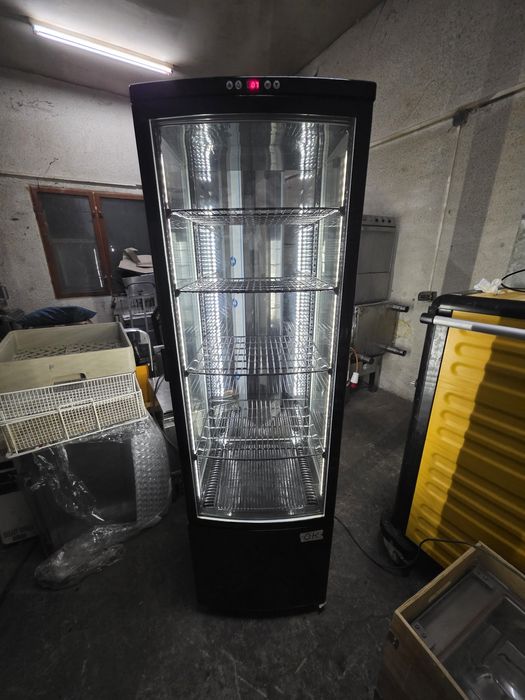 Сладкарска хладилна витрина с LED осветление