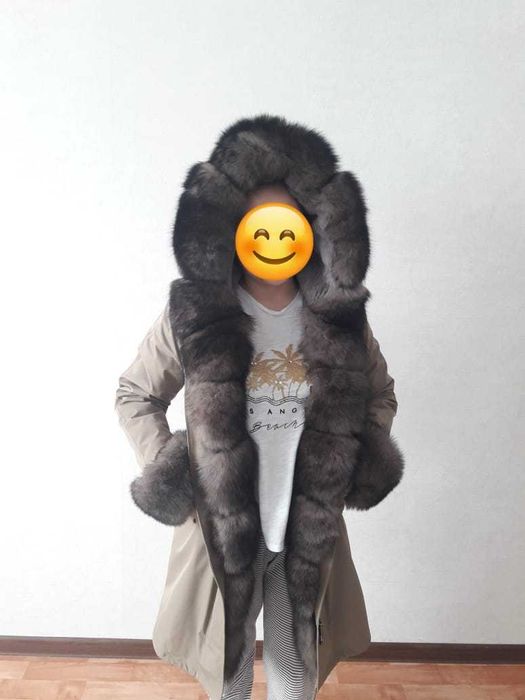 Продам парку с натуральным мехом