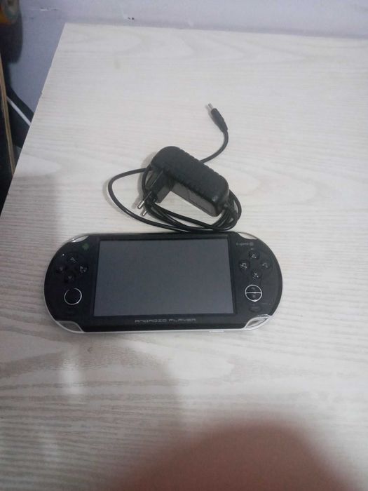 Игровая придставка консоль