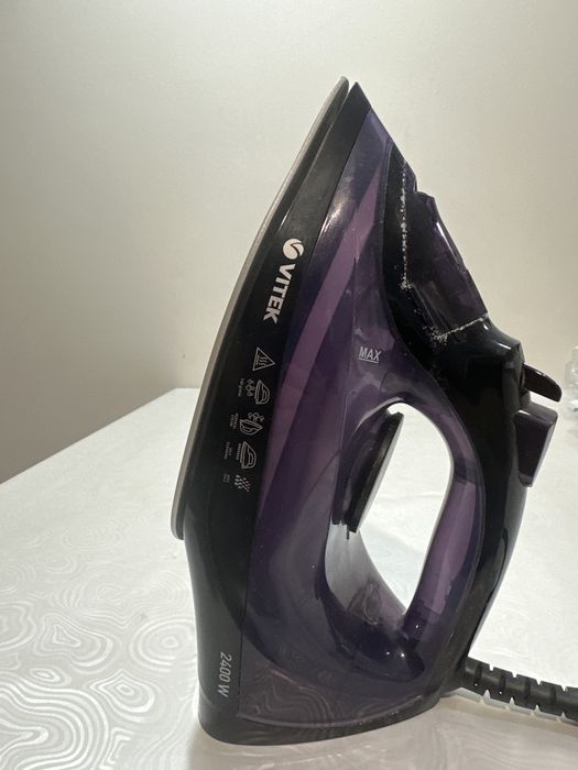 Продам утюг Vitek