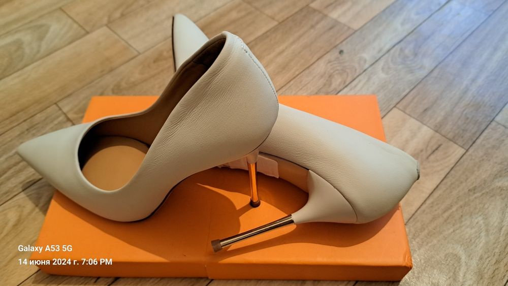 Туфли на продаж в хорошем качестве