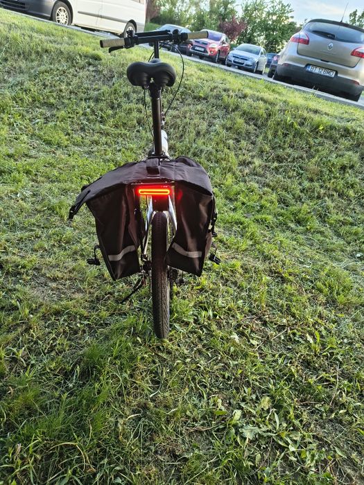 Bicicleta pliabila cu suspensie