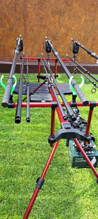 Set  Pescuit la Crap( 3 Lansete 3,90+3 Mulinete 7000+Rod Pod+Statie)