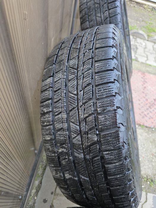 Jante Aliaj 16" cu cauciucuri de iarna